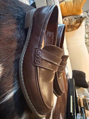 CLEAN UNIVERSAL THREAD LOAFERS - BROWN SZ 7
